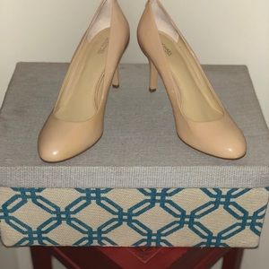 Nude patent Micheal Kor’s pumps (9.5)